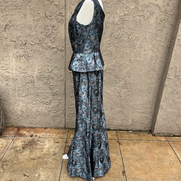 David Meister One-Shoulder Floral Gown with Peplum - Size 6 - Picture 4 of 8